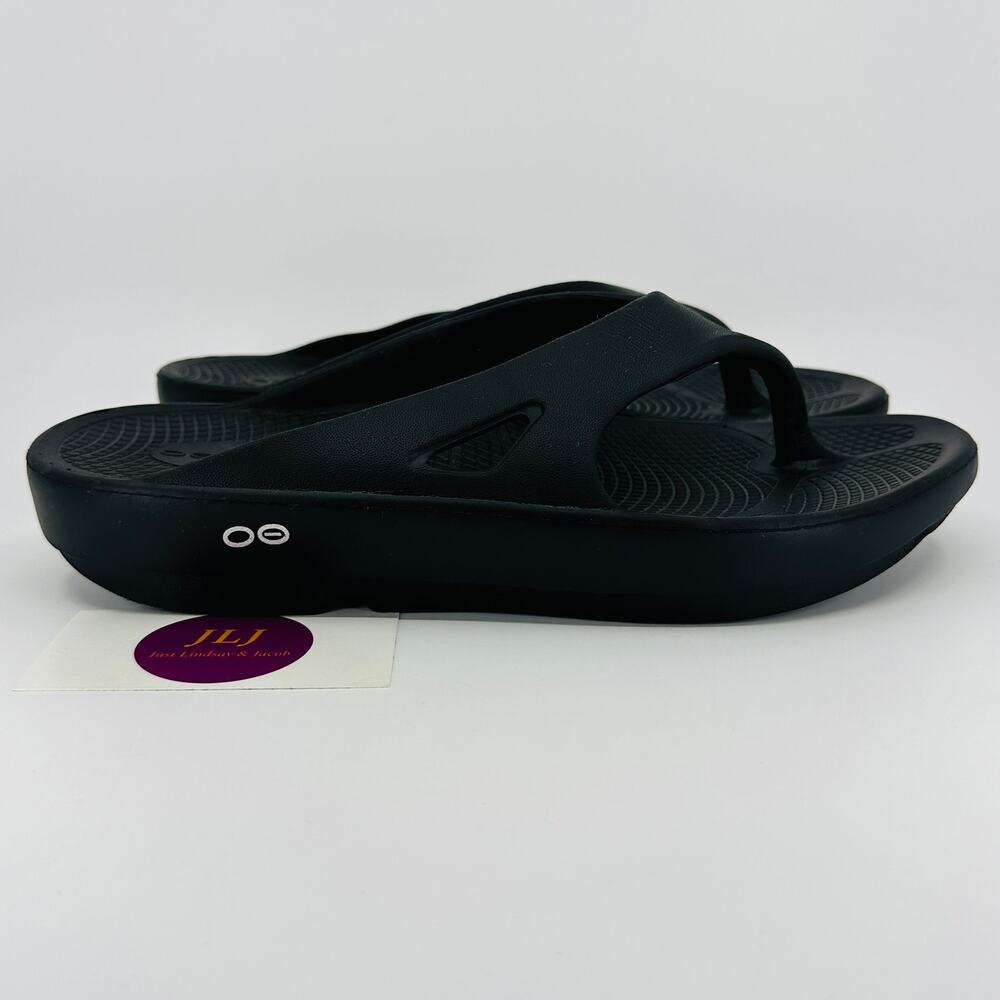 OOFOS OOriginal Black Matte Flip Flop Thong Recovery Sandals Size 9 M/ 11 W